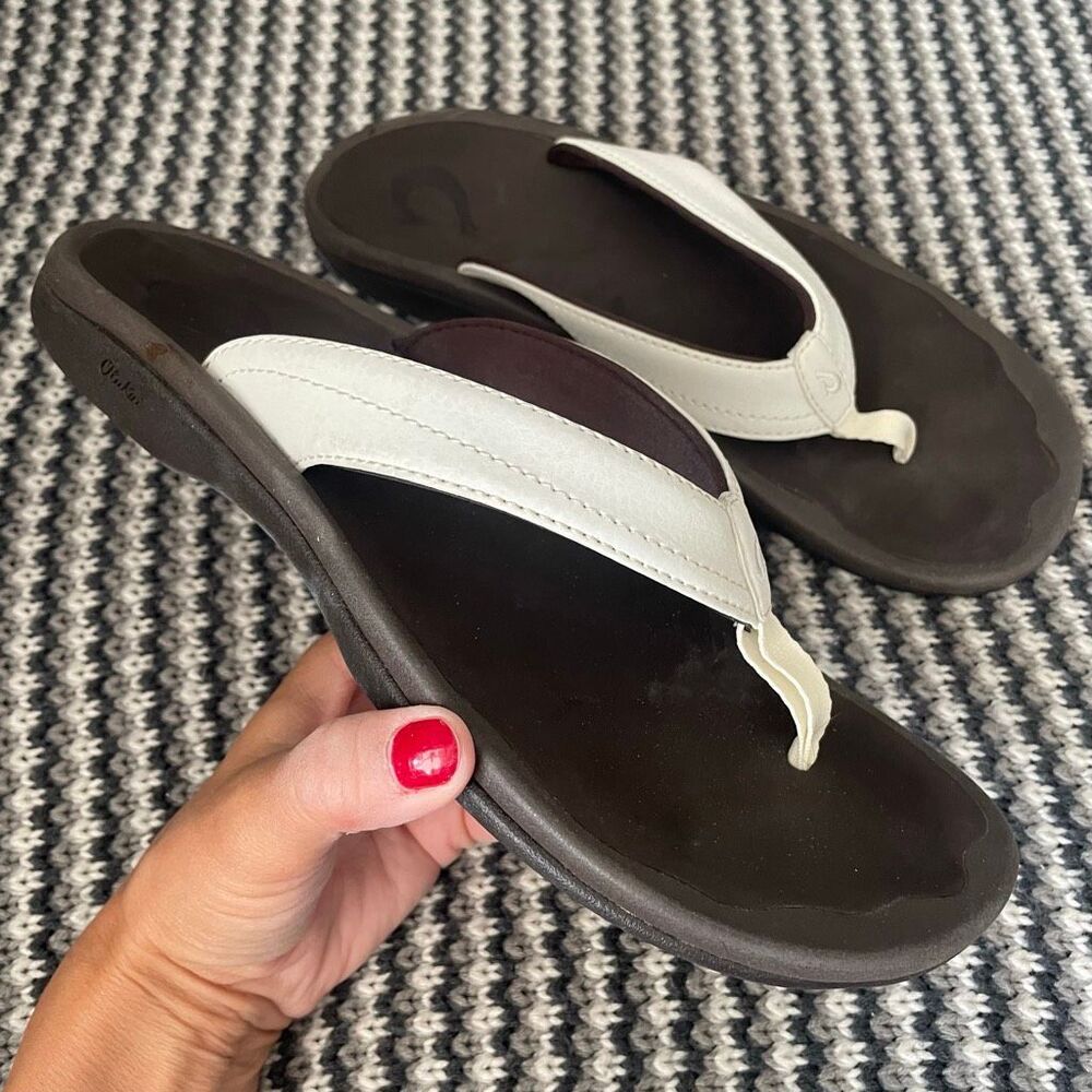 Olukai Ohana flip flop sandal Women’s shoe size 8